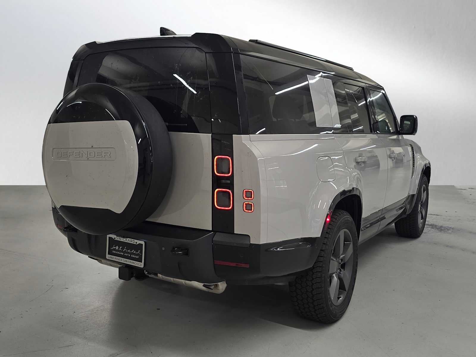 2026 Land Rover Defender X-Dynamic SE 130 P400