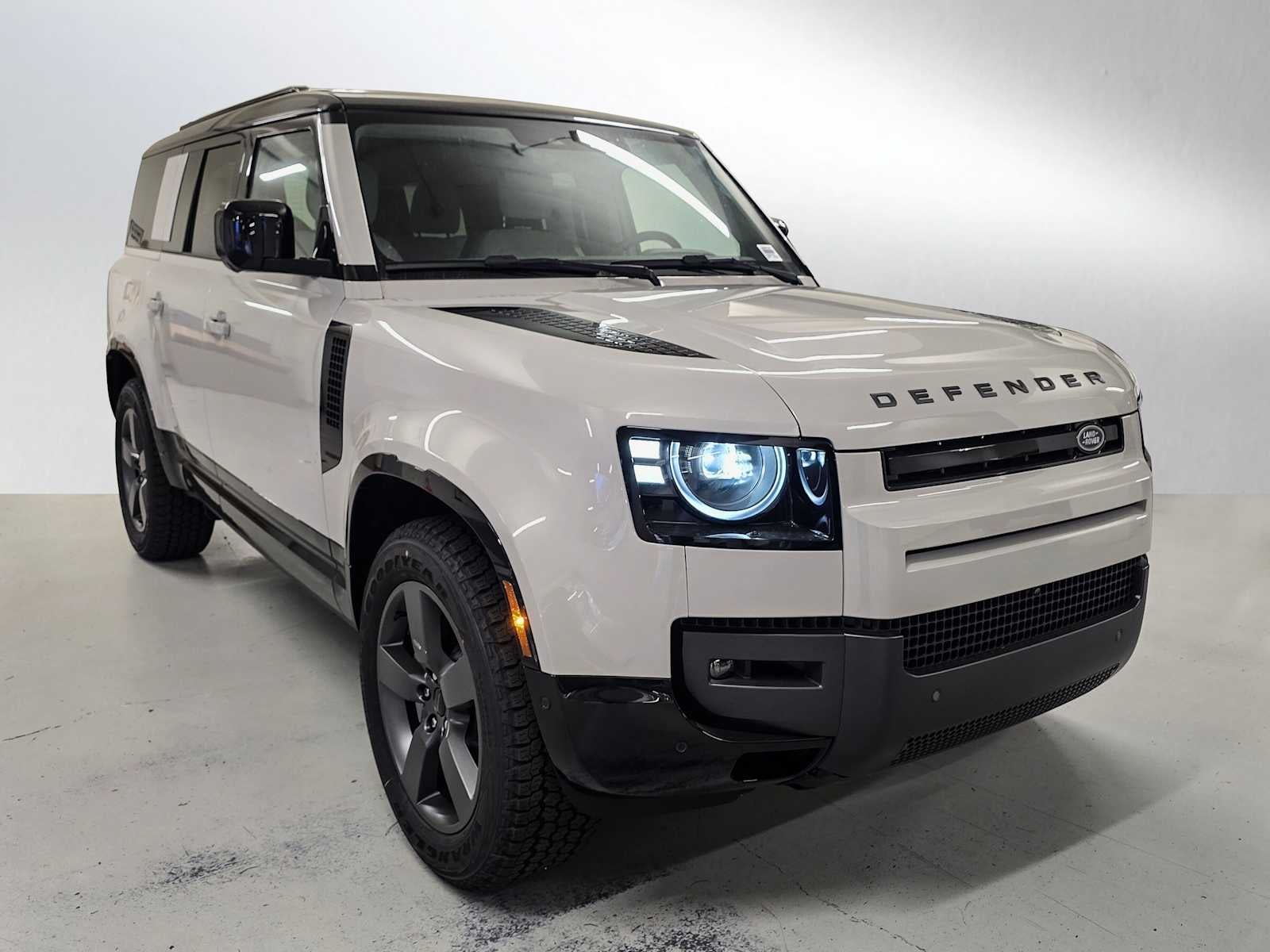 2026 Land Rover Defender X-Dynamic SE 130 P400