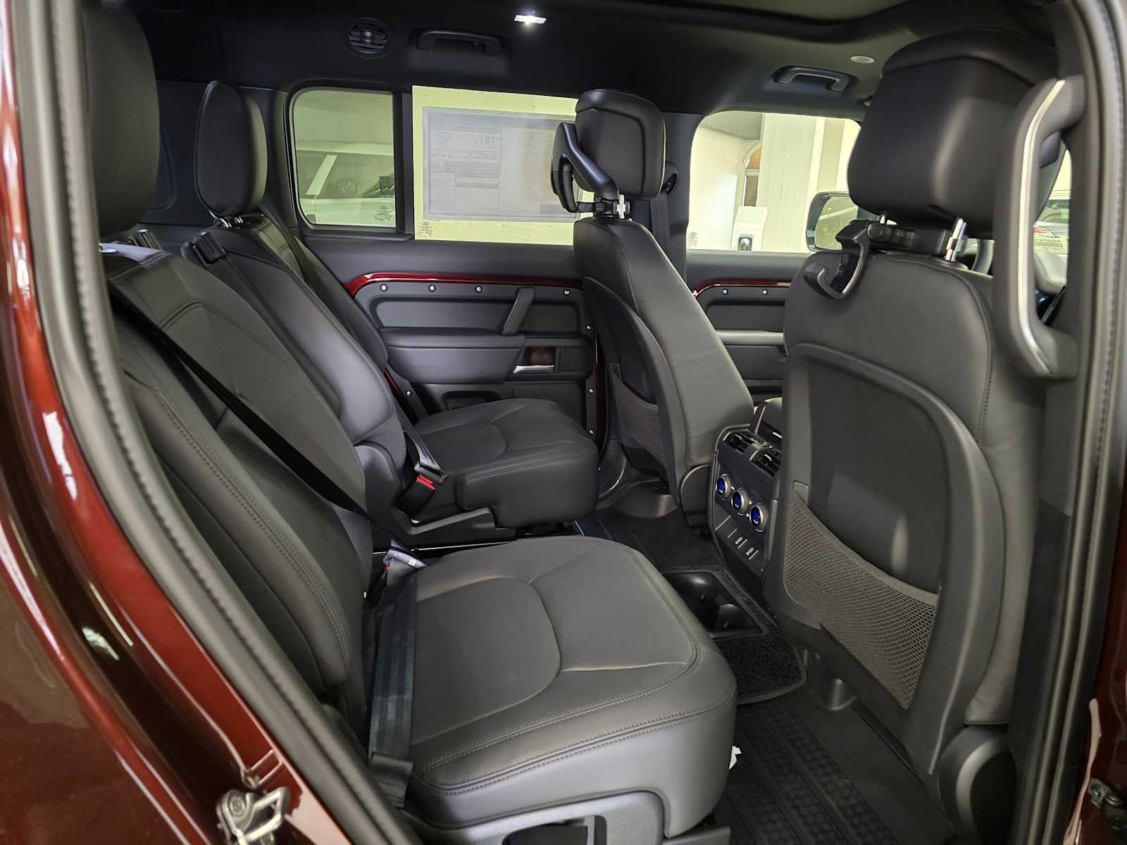 2026 Land Rover Defender X-Dynamic SE 130 P400