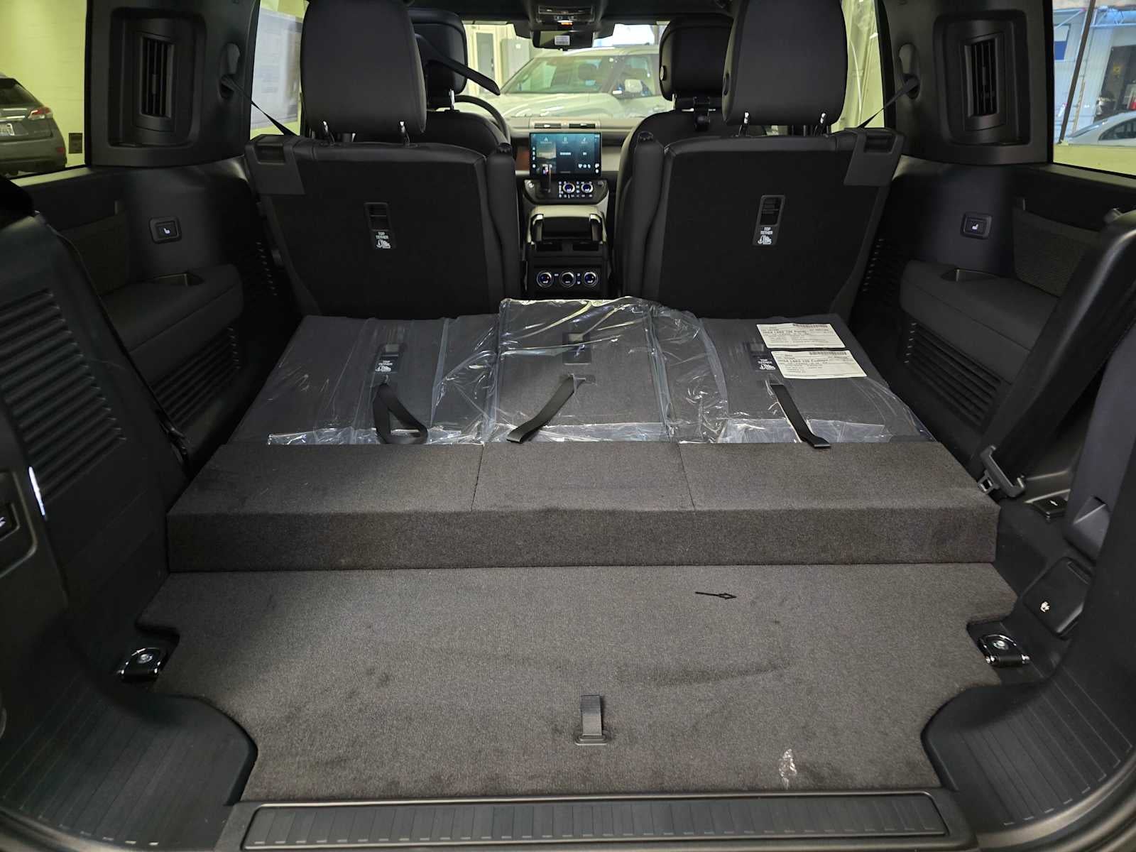 2026 Land Rover Defender X-Dynamic SE 130 P400