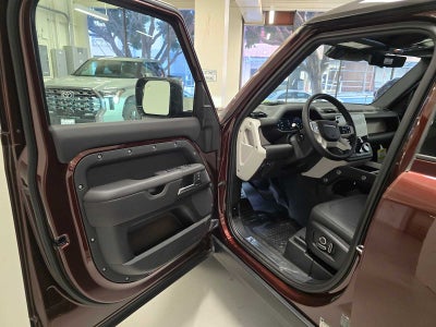 2026 Land Rover Defender X-Dynamic SE 130 P400