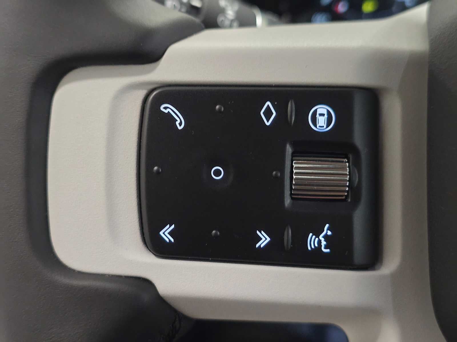 2026 Land Rover Defender X-Dynamic SE 130 P400