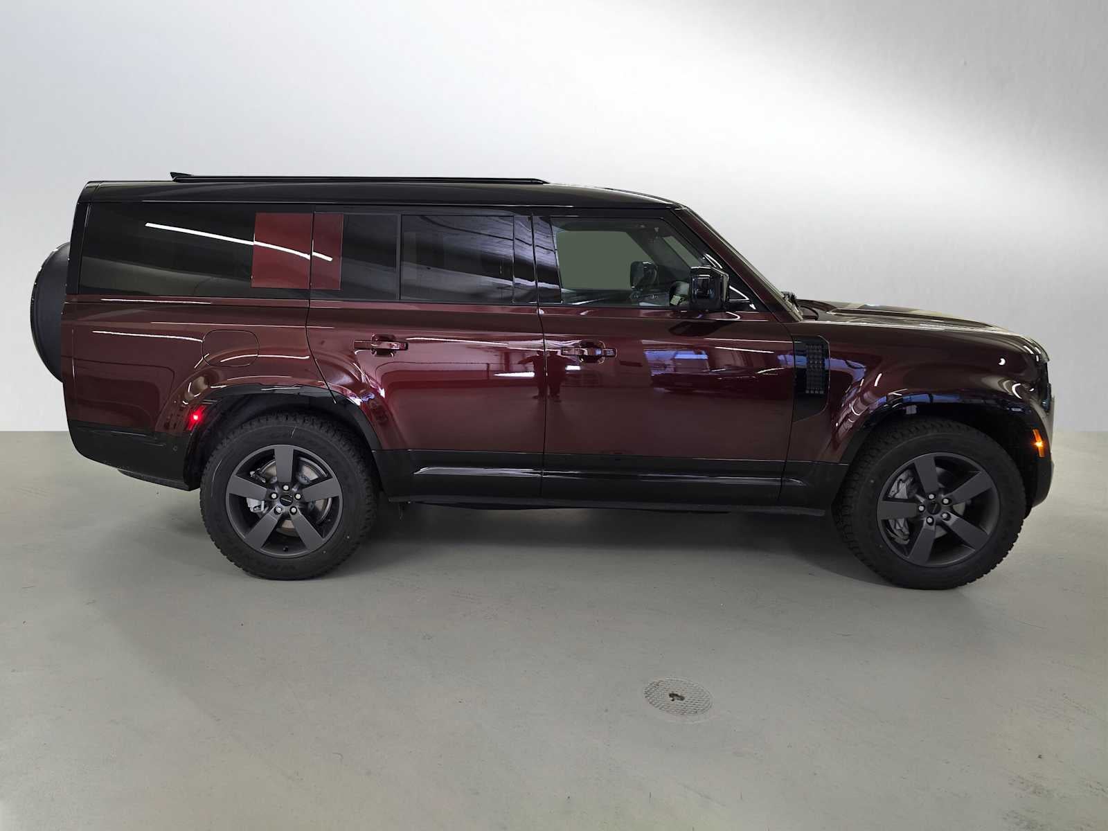 2026 Land Rover Defender X-Dynamic SE 130 P400