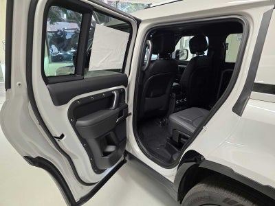 2026 Land Rover Defender X-Dynamic SE 130 P400