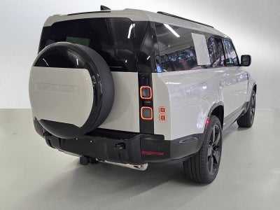 2026 Land Rover Defender X-Dynamic SE 130 P400