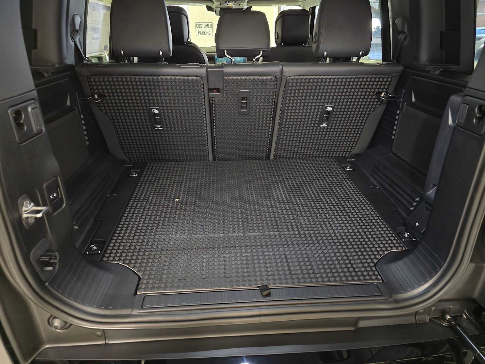 2026 Land Rover Defender S 110 P300