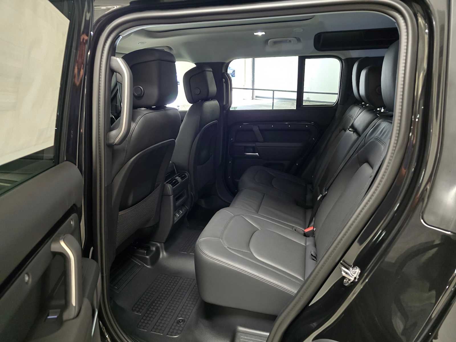2026 Land Rover Defender S 110 P300