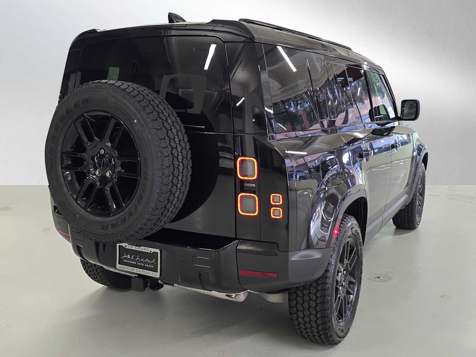 2026 Land Rover Defender S 110 P300