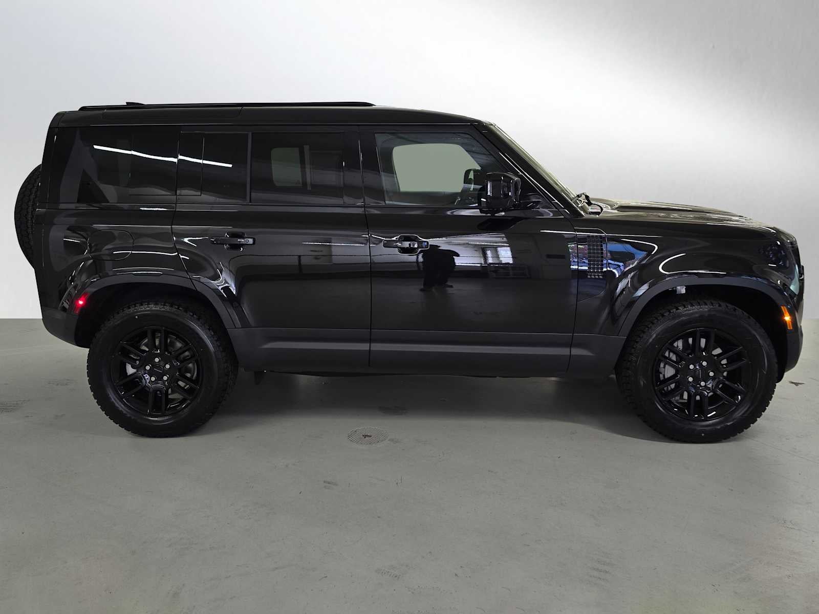 2026 Land Rover Defender S 110 P300