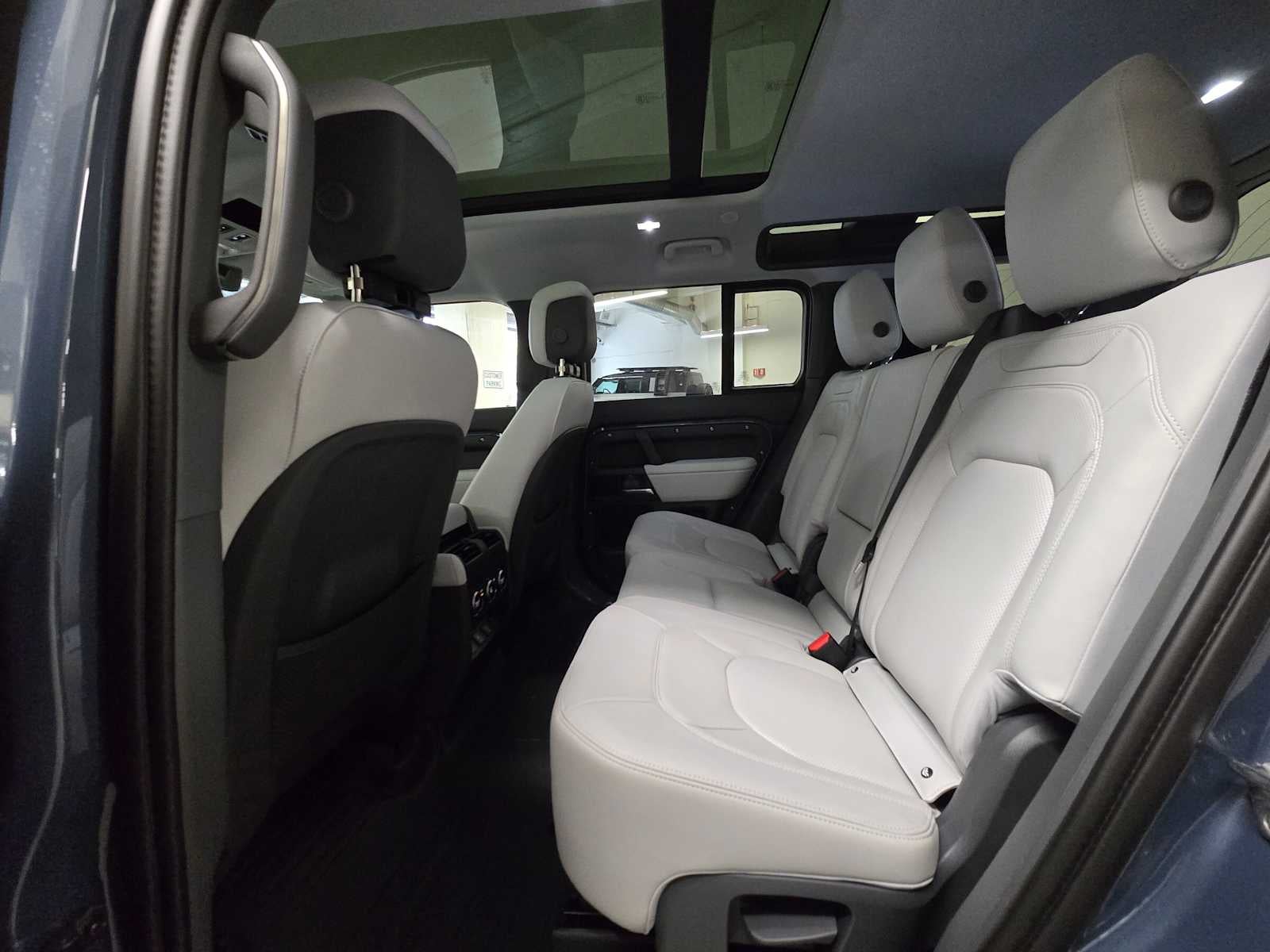 2026 Land Rover Defender S 110 P300