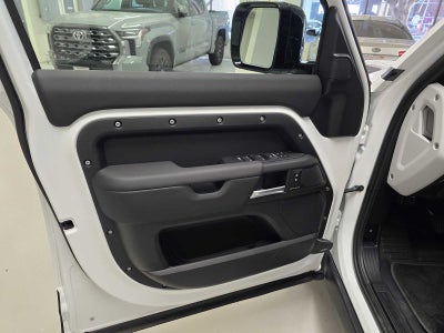 2025 Land Rover Defender S 130 P400