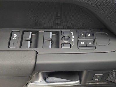 2025 Land Rover Defender S 130 P400