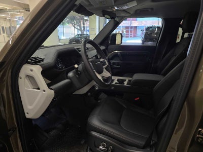 2025 Land Rover Defender S 130 P400