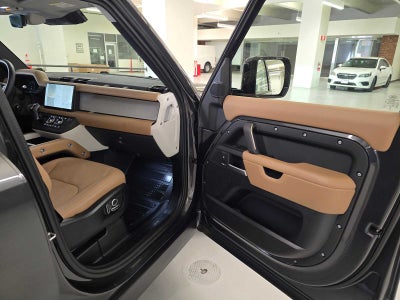 2025 Land Rover Defender S 130 P400