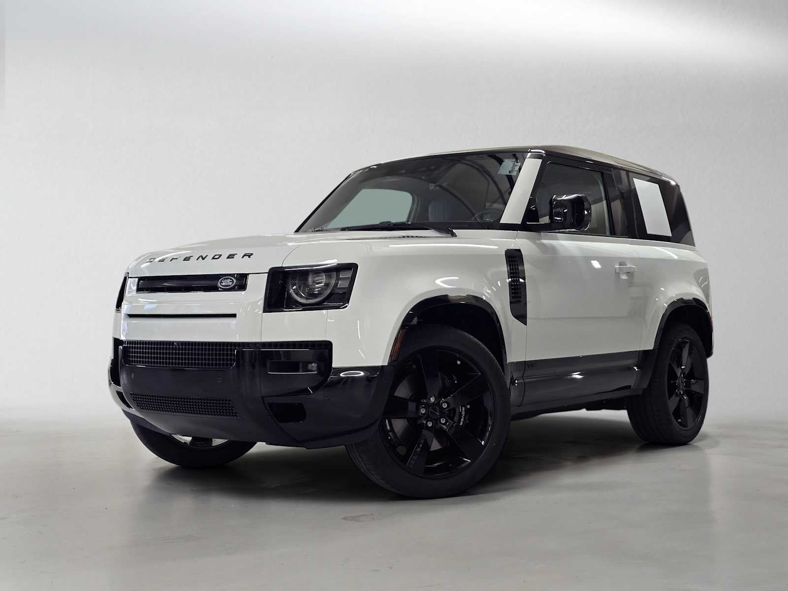 2026 Land Rover Defender V8 90 P525