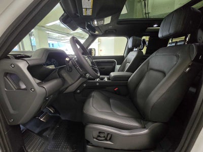 2026 Land Rover Defender V8 90 P525