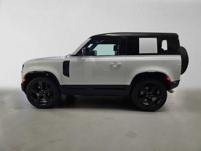 2026 Land Rover Defender V8 90 P525