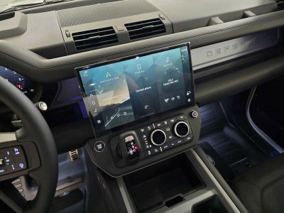 2026 Land Rover Defender V8 90 P525