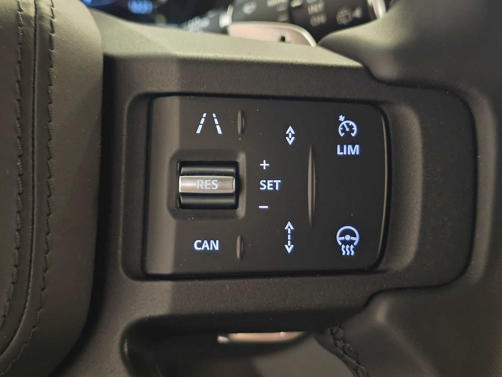 2026 Land Rover Defender V8 90 P525