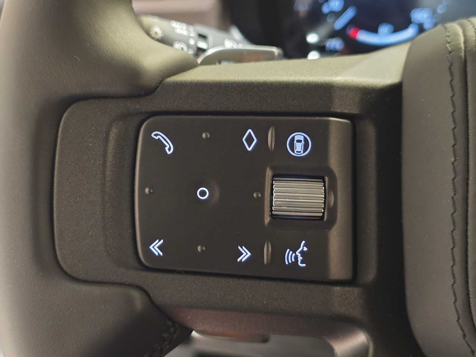 2026 Land Rover Defender V8 90 P525
