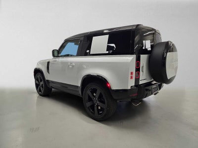 2026 Land Rover Defender V8 90 P525