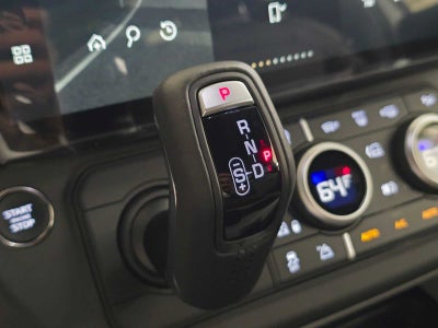 2026 Land Rover Defender V8 90 P525
