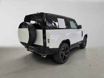 2026 Land Rover Defender V8 90 P525