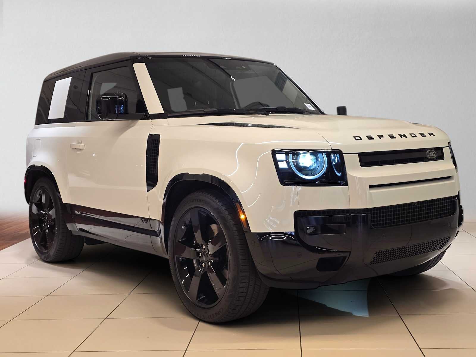 2026 Land Rover Defender V8 90 P525