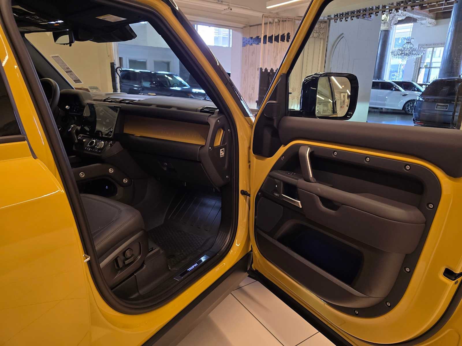 2026 Land Rover Defender Trophy Edition Deep Sandglow 110 P400