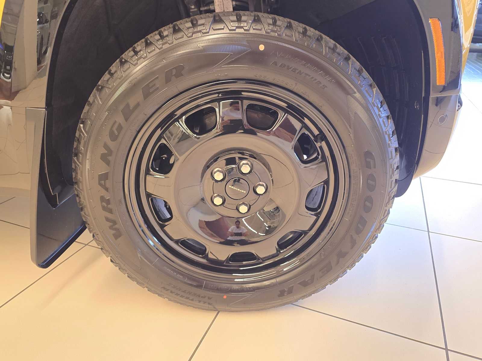 2026 Land Rover Defender Trophy Edition Deep Sandglow 110 P400