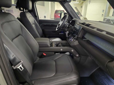 2026 Land Rover Defender Trophy Edition Keswick 110 P400