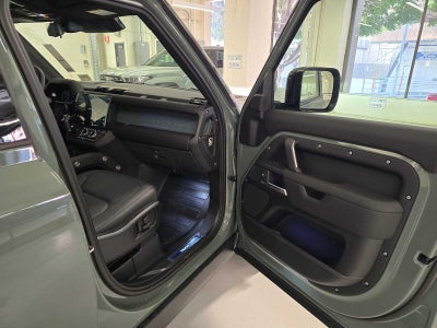 2026 Land Rover Defender Trophy Edition Keswick 110 P400