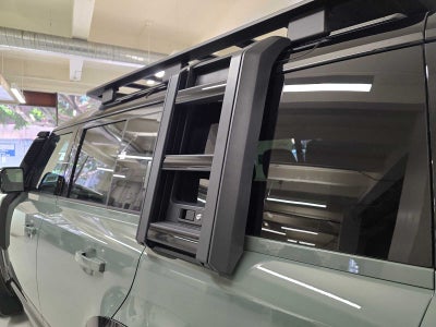 2026 Land Rover Defender Trophy Edition Keswick 110 P400