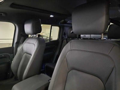 2026 Land Rover Defender Trophy Edition Keswick 110 P400