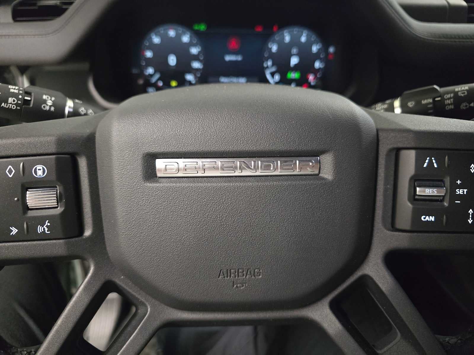 2026 Land Rover Defender Trophy Edition Keswick 110 P400