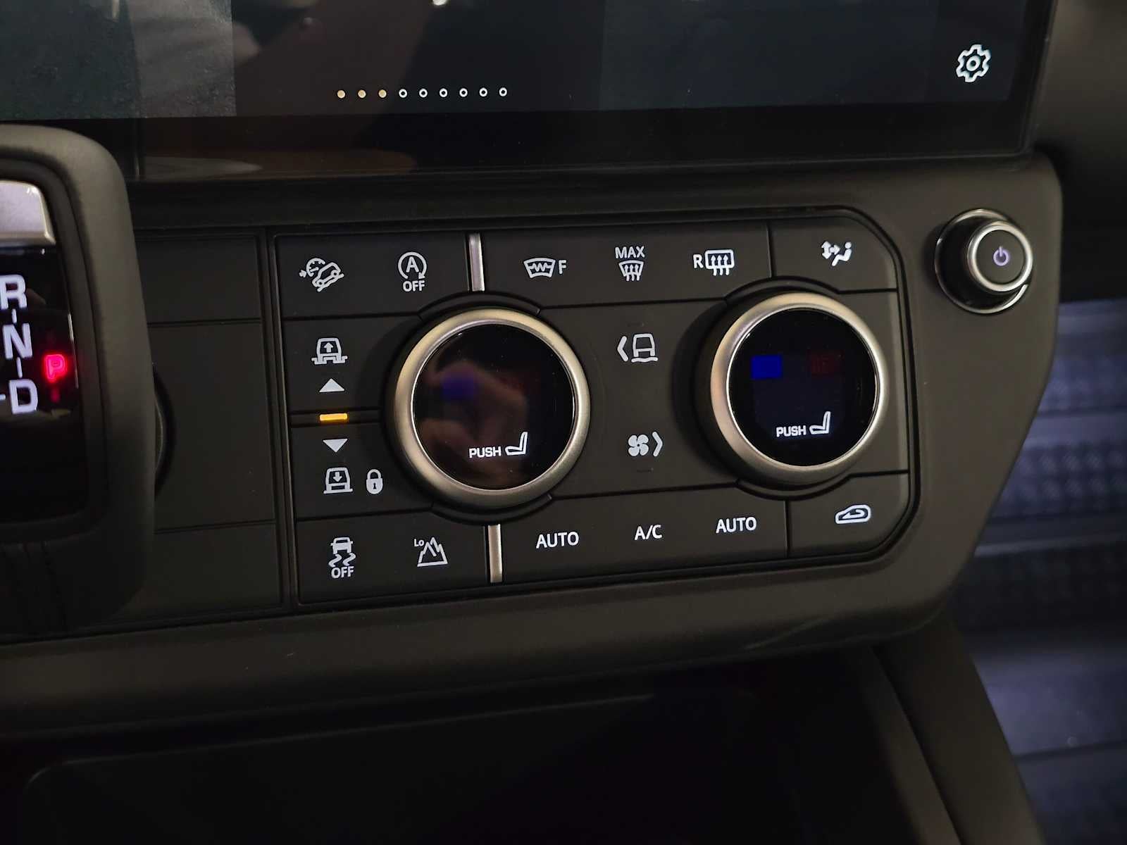 2026 Land Rover Defender Trophy Edition Keswick 110 P400