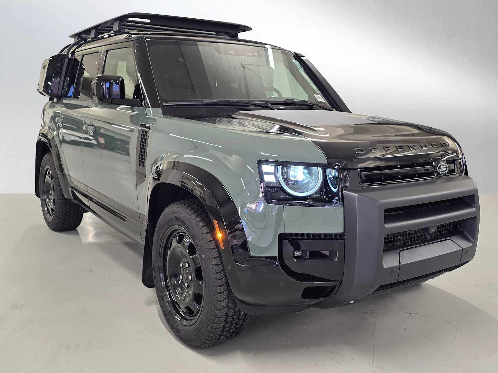 2026 Land Rover Defender Trophy Edition Keswick 110 P400