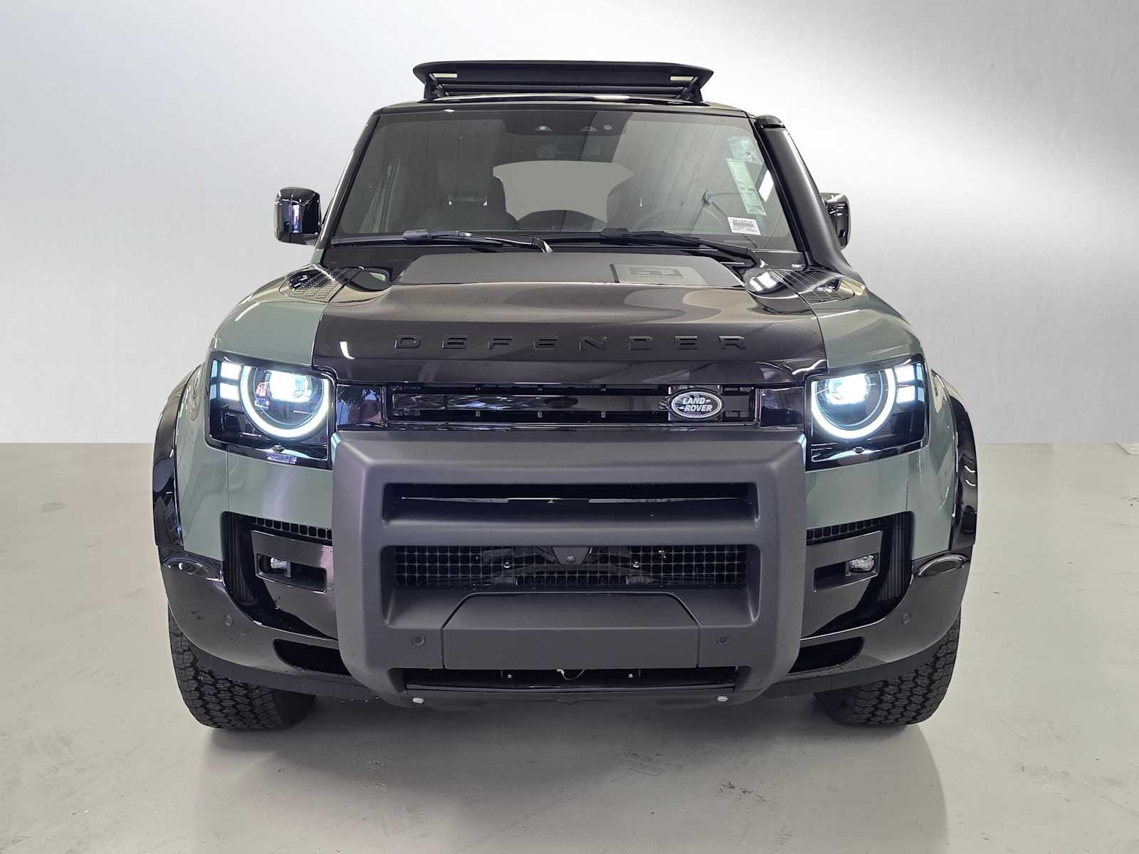 2026 Land Rover Defender Trophy Edition Keswick 110 P400