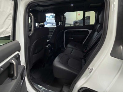 2026 Land Rover Defender V8 110 P525