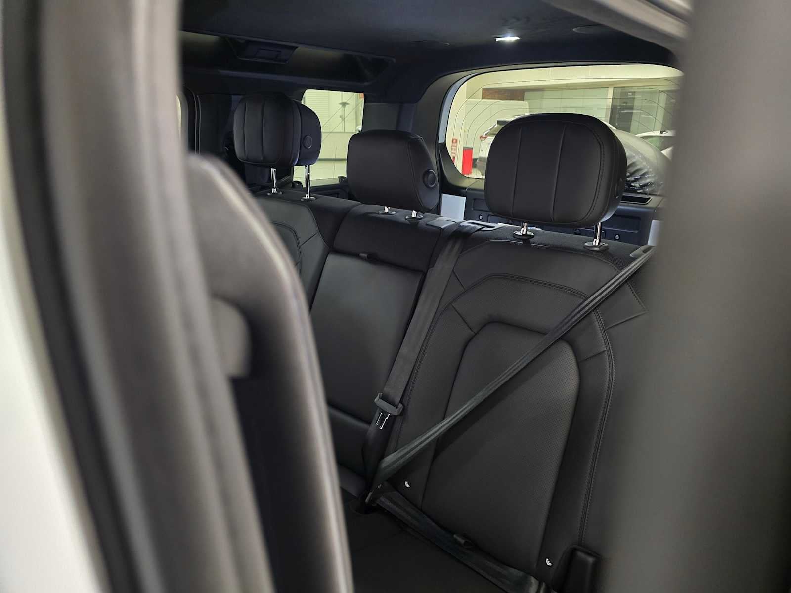 2026 Land Rover Defender V8 110 P525