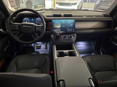 2026 Land Rover Defender V8 110 P525