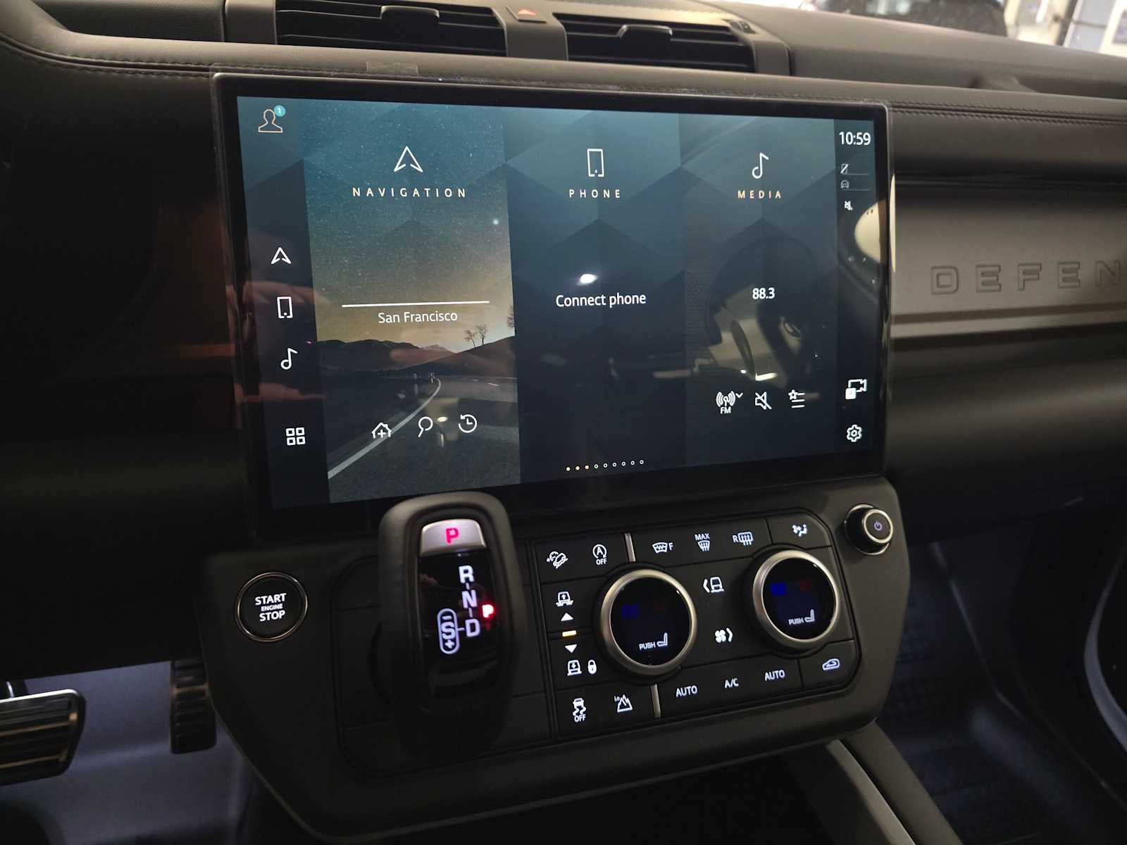 2026 Land Rover Defender V8 110 P525