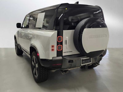 2026 Land Rover Defender V8 110 P525