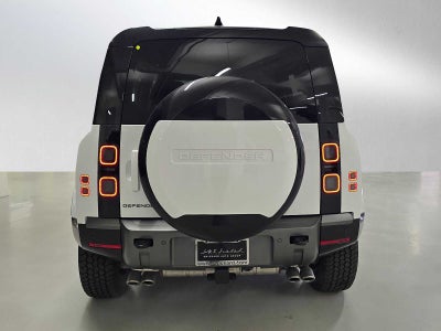 2026 Land Rover Defender V8 110 P525