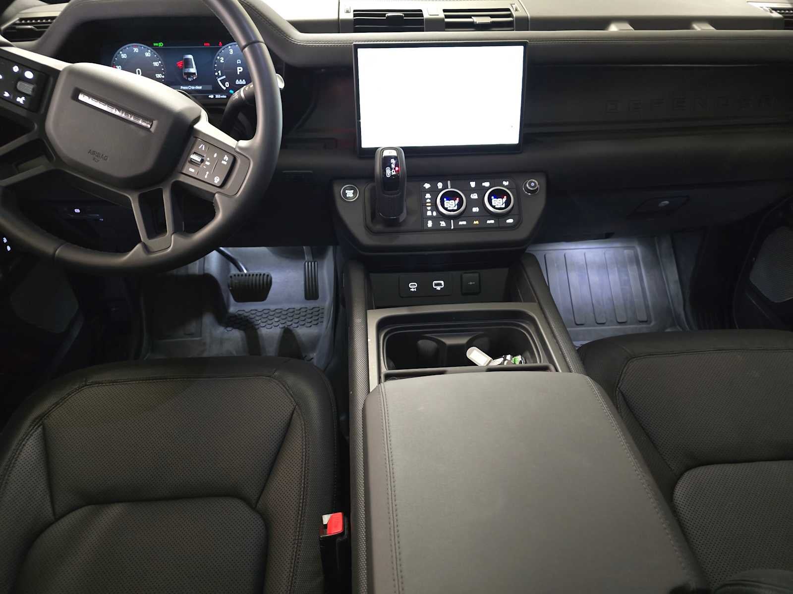 2024 Land Rover Defender Outbound 130 P400