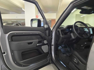 2024 Land Rover Defender Outbound 130 P400