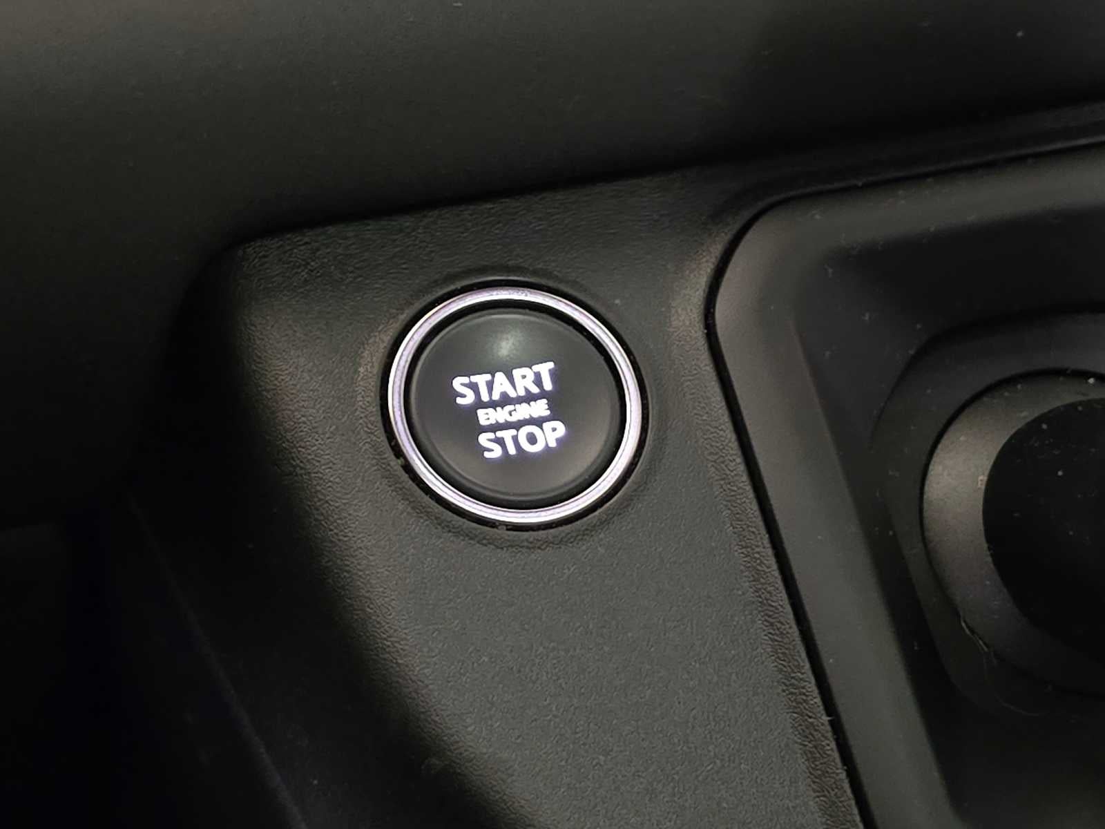 2024 Land Rover Defender Outbound 130 P400