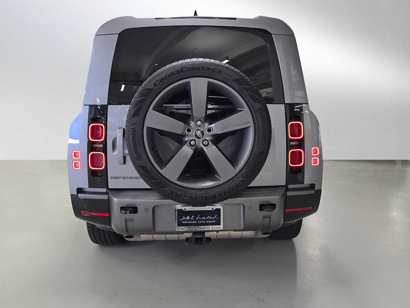 2024 Land Rover Defender Outbound 130 P400