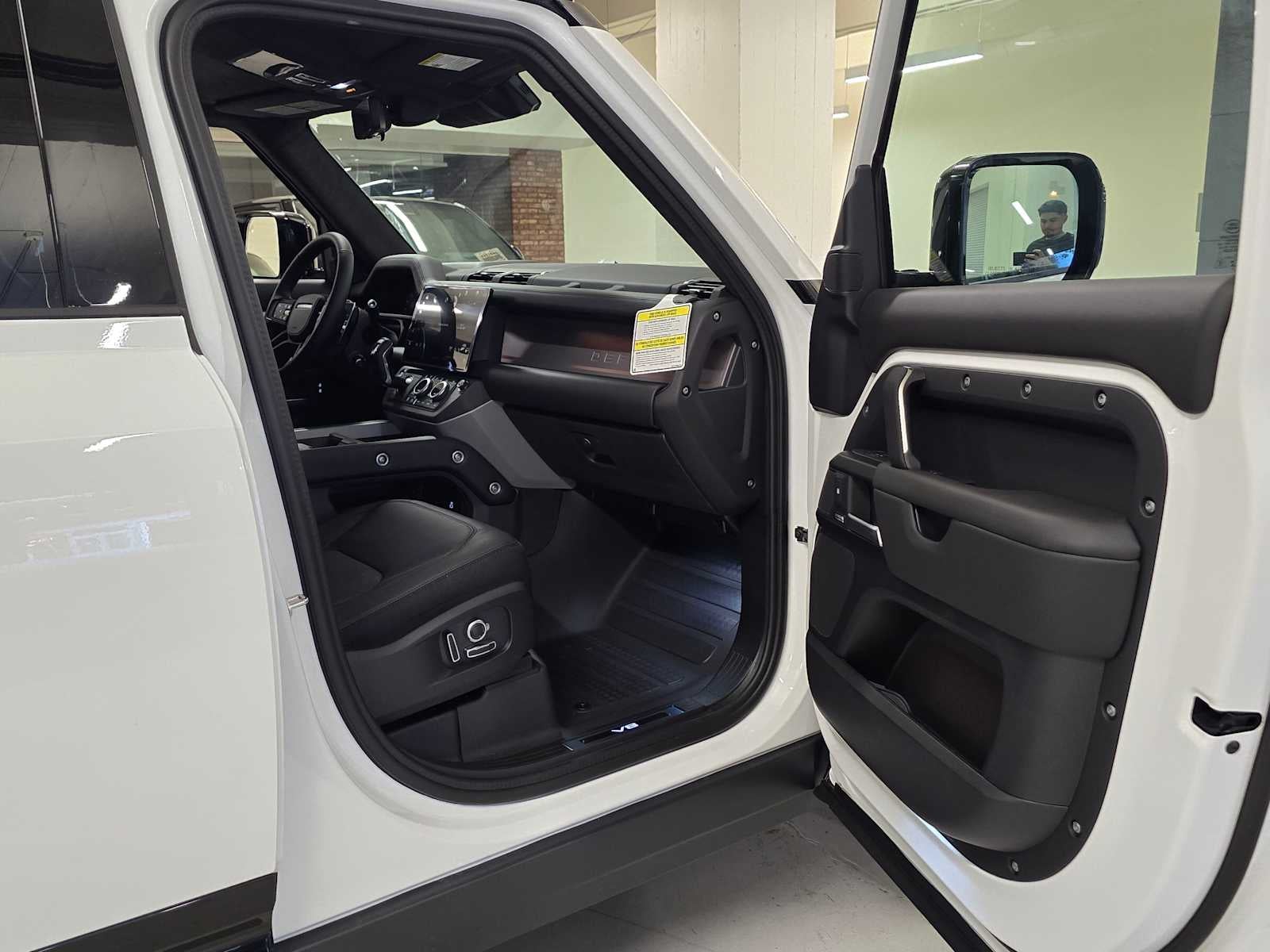 2026 Land Rover Defender V8 130 P500