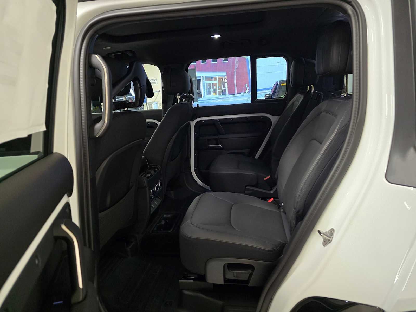2026 Land Rover Defender V8 130 P500